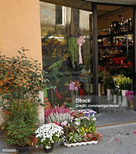 Flower Shop Exterior And Interior Stock Photo - Download Image Now - Building Exterior, Flower ...