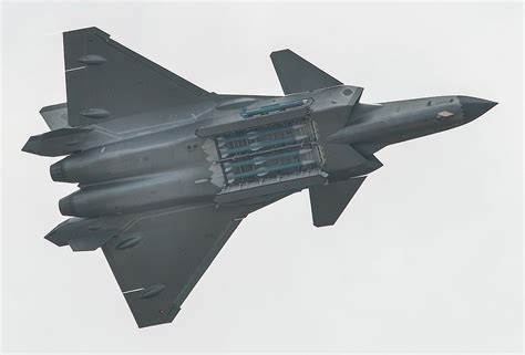 File:J-20 fighter (44040541250) (cropped).jpg - Wikimedia Commons