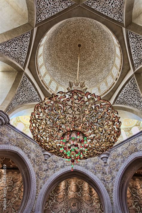 Interior of Sheikh Zayed mosque, Abu Dhabi, United Arab Emirates Stock ...