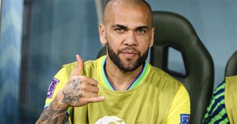 Presunta V Ctima De Dani Alves Formaliza Denuncia Por Agresi N Sexual