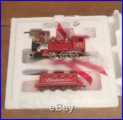 Bachmann Ho-on30 Hawthorne Village Budweiser Christmas Train Set First ...