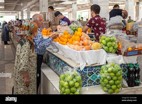 Siyob Bazaar Aka Siab Bazaar Samarkand Uzbekistan Stock Photo Alamy