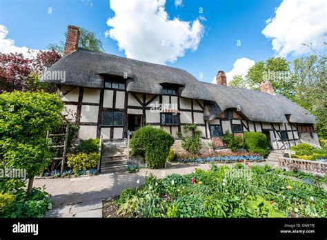 La cabaña de Anne Hathaway y jardines en Stratford upon Avon fue la