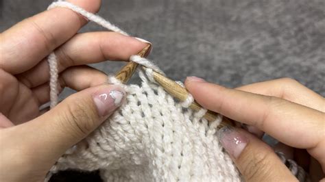 English-Style Knitting Vs. Continental Knitting : 9 Steps (with ...