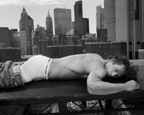 Jeremy Allen White Para Calvin Klein