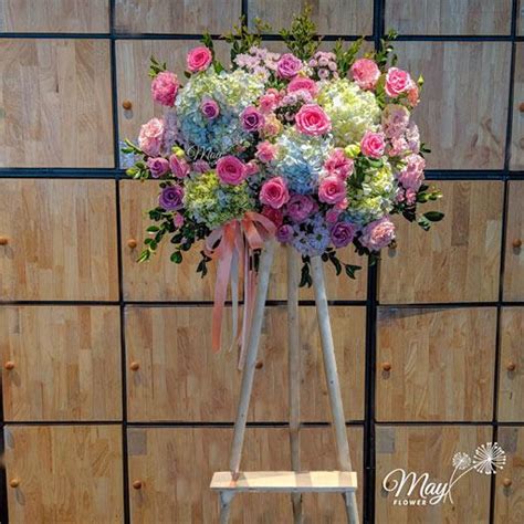 sac cau vong cua hang hoa tuoi  flower