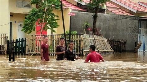 Ribuan Rumah Terdampak Banjir Di Makassar Pengungsi Tersebar Di