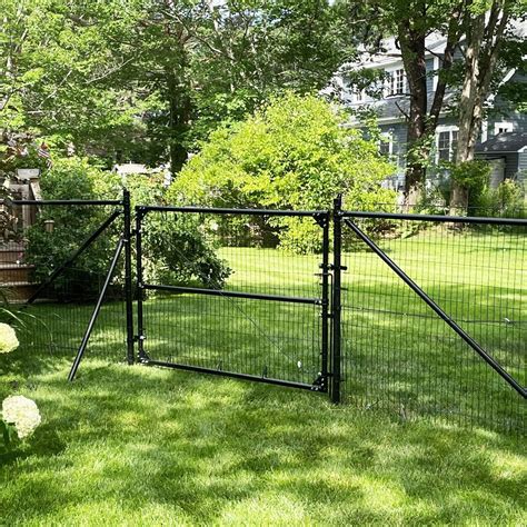 Deer Fence Gate - The Benner Deer Fence Company