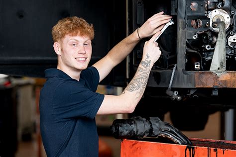 Ausbildung Kfz Mechatroniker Schwerpunkt Nutzfahrzeugtechnik M W D