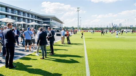 Tänzer Boom Oase fußball campus Böse Spiel Lohnend