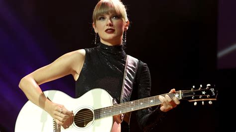 Die Kryptischen Hinweise In Taylor Swifts Musik