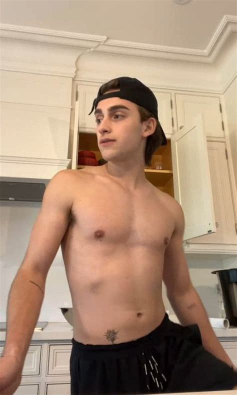 Pretty Fricking Gay On Tumblr