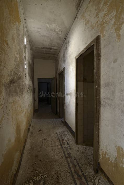 Pasillo Abandonado Del Hotel Viejo En Eslovaquia Urbex Vestíbulo