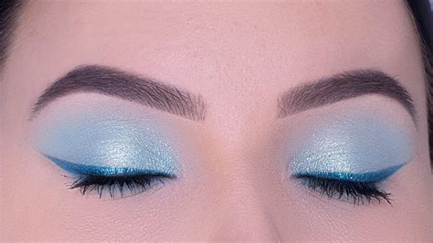 Bright Blue Eye Makeup