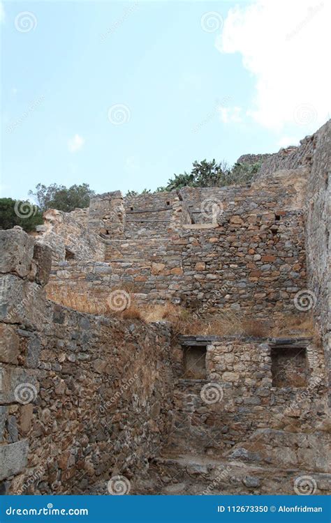 Ruinas De La Casa Fortaleza De La Colonia Del Leproso De Spinalonga