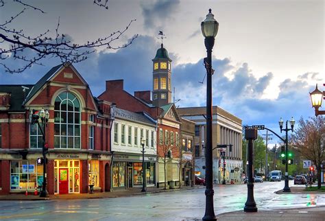 8 Towns in Ohio That Have The Best Main Streets - WorldAtlas
