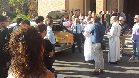 San Lazzaro Chiesa Gremita Per I Funerali Di Matteo Zamboni