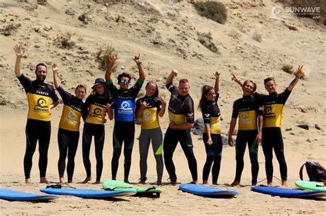 El Cotillo Surfing Atlantic Waves - Surfer Photos 2016.08.17