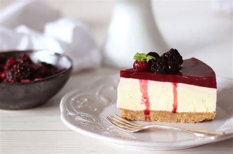 Berry Cheesecake Recipe - Recipes by Carina