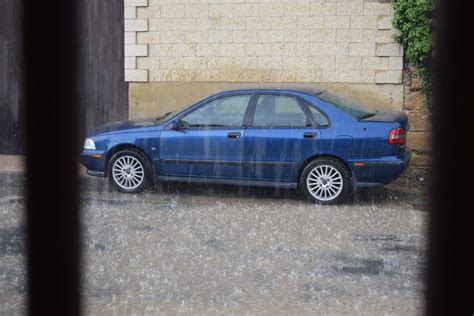 Las Tormentas Y Lluvias Provocan Inundaciones En Varias Zonas De La