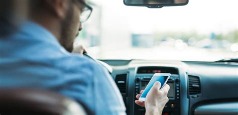 Own Worst Enemy Nearly One Third Of Drivers Distracted Themselves Leading To Crash Travelers