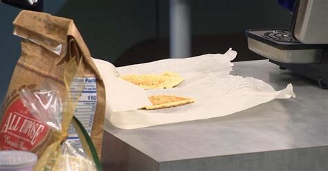 Amanda Roberts makes pizzelles on WDRB Mornings | | wdrb.com