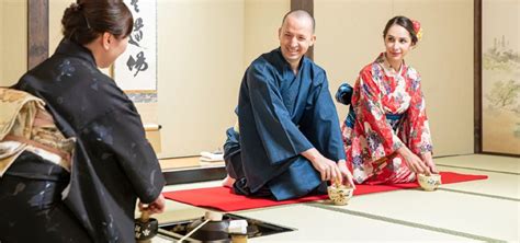 Tokyo Tokyoasakusahanayaka Provides Japanese Authentic Kimono Tea