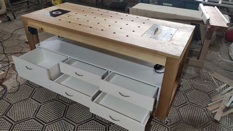 Столярный верстак из ясеня для домашней мастерской - YouTube