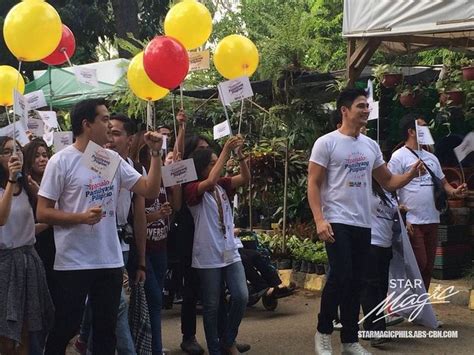 This Is John Lloyd Cruz And Piolo Pascual Walking Together With