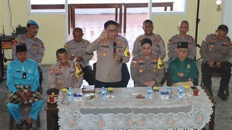 Jumat Curhat Warga Teluk Keriting Keluhkan Sampah Di Pesisir