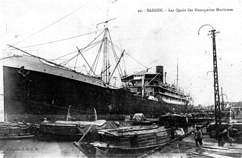 Saïgon Vue sur les quais des Messageries maritimes vers 1925 à Saïgon