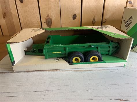 1 16 Scale Ertl John Deere 2 Items Aumann Auctions Inc