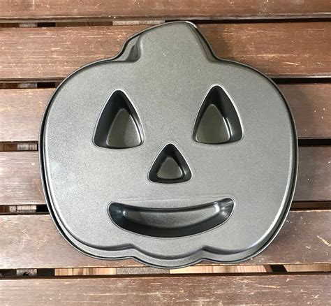 Smiling Pumpkin Cake Pan Wilton Heavy Metal Lb Wilton Jack O