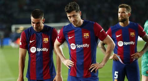 Liga Mistrzów Robert Lewandowski pod ostrzałem po meczu Barcelona