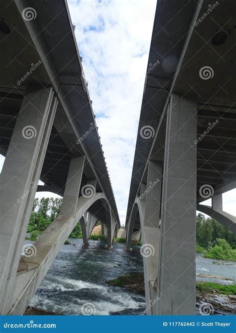 Bridge over Willamette stock photo. Image of nature - 117762442