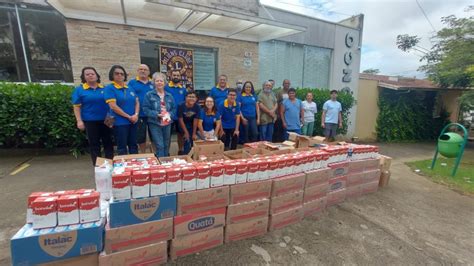 Lions Clube Alum Nio Doa Mil Litros De Leite Para O Caf Cacon