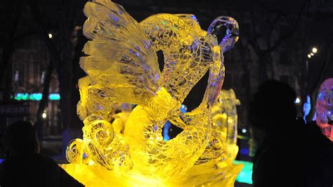 Wonders of Harbin ice sculptures thrill fair visitors - CGTN