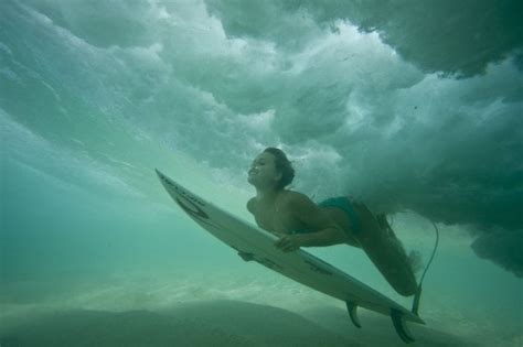 Pro Surfer Alana Blanchard Surfing : pics