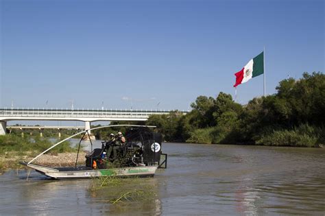 Border Patrol arrests 3 Chinese nationals, smuggler at southern US ...