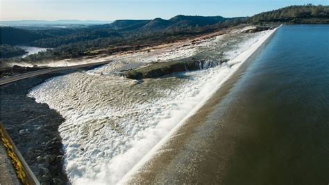 Signs Of Hope At Oroville Dam After Overflow Sparked Large Evacuation Sunday The Two Way Npr