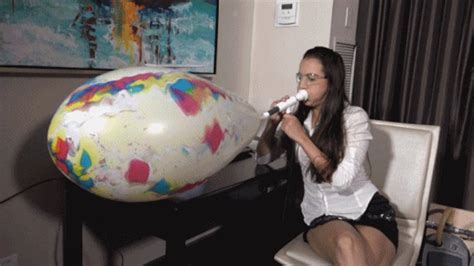 Ashlynn Blows A 15 Mexican Agate Balloon To Bursting Mp4 1080p The