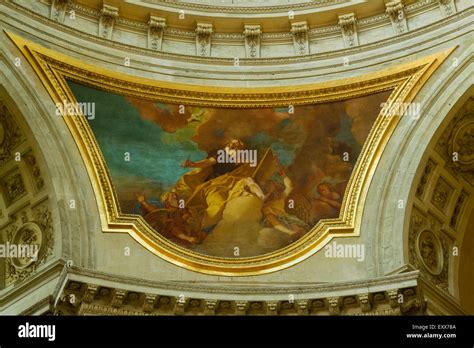 Interior dome hôtel des invalides hi-res stock photography and images ...