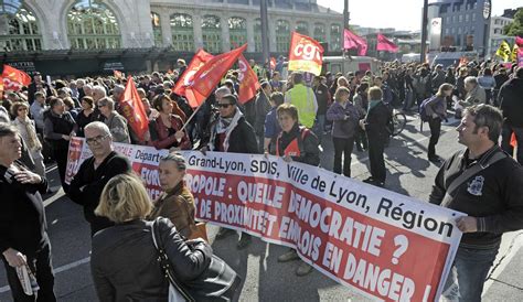 Une Manifestation Pour Le Progr S Social Dans Les Beaux Quartiers