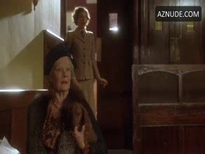 MRS HENDERSON PRESENTS NUDE SCENES AZNude
