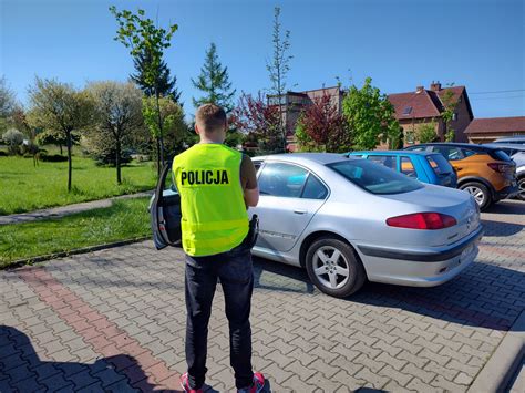 Policjant W Czasie Wolnym Od S U By Odnalaz Skradziony Samoch D