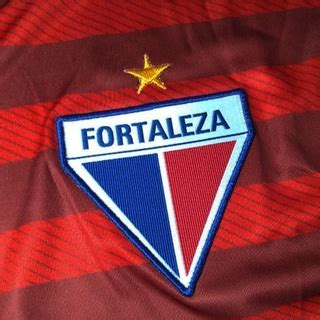 Camisa Fortaleza Vermelha Listrada Design Exclusivo Produto Licenciado