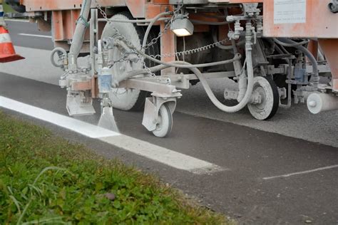 Quelles Peintures Choisir Pour Le Marquage Au Sol Routier Renovenbat