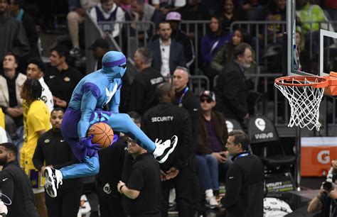 Anthony Davis Triple Double Lifts Lakers Over Reeling Hornets Reuters