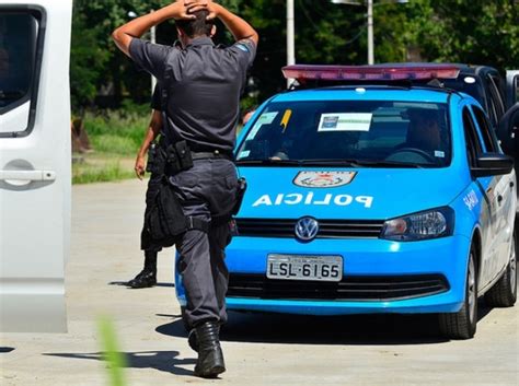 Mundo Positivo Polícia Faz Ação Para Prender Acusados De Integrar