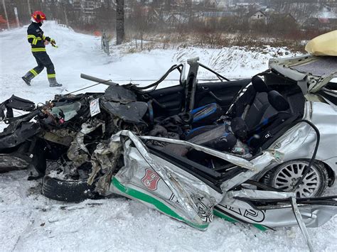 Accident feroviar la Bușteni O mașină a fost lovită de tren